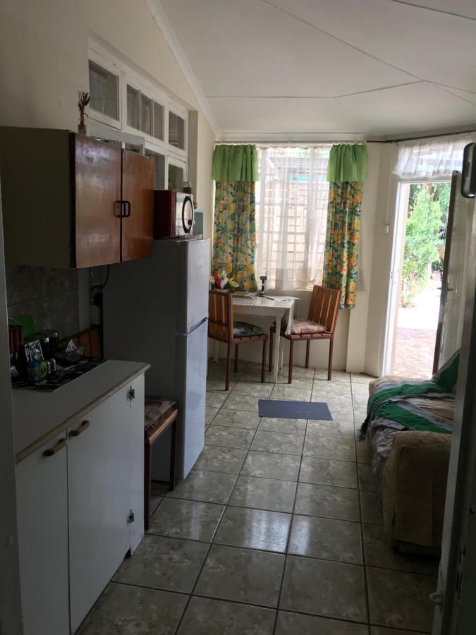 Appartamento Tranquility In Klein Karoo Oudtshoorn Esterno foto