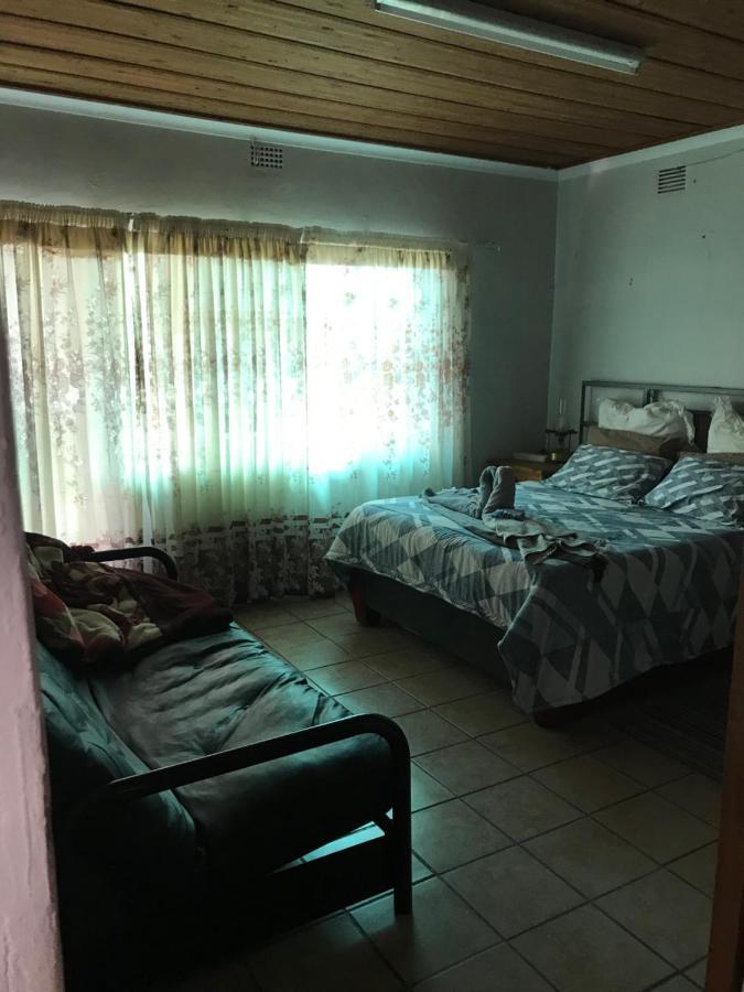 Appartamento Tranquility In Klein Karoo Oudtshoorn Esterno foto