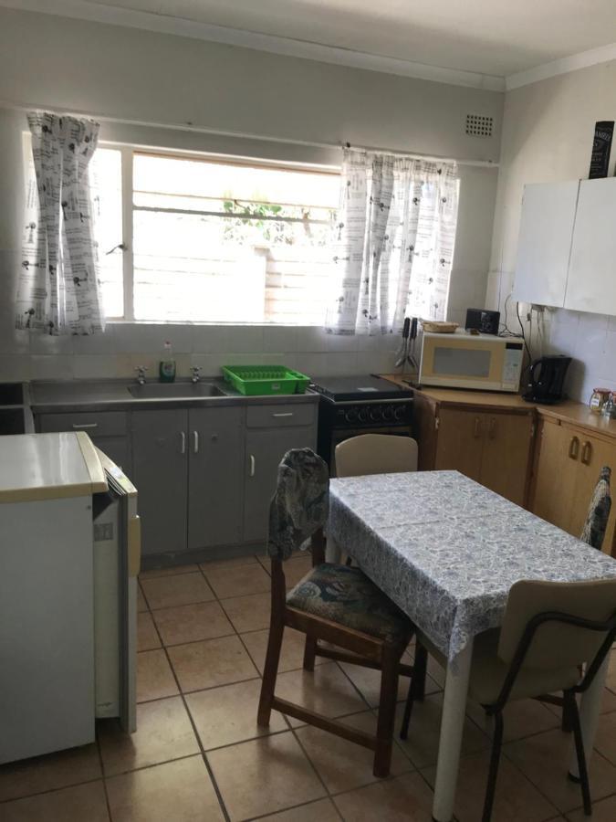 Appartamento Tranquility In Klein Karoo Oudtshoorn Esterno foto